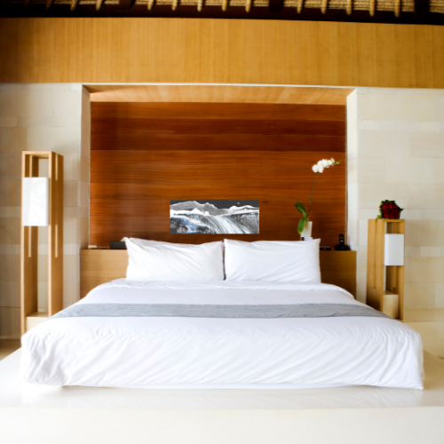 Moonlit Cascade: A Thousand Horses Roa, 夜瀑奔流萬馬嘶